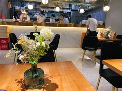 -POKEE VIA&Brunch·维娅(重庆来福士店)