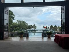 -亚龙湾喜来登·美景台大堂吧