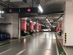 -环球港-停车场