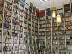 -钟书阁(松江泰晤士小镇店)