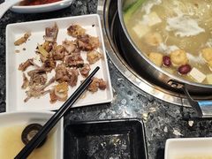 -一席地·本地鸡窝·杭帮鸡火锅(萧山银隆百货店)