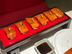 壹品香酥片皮鸭配鲟鱼子（两吃）-艋舺·台湾小馆老字号(平安悦坊店)