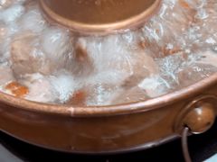 -洞庭洲·防空洞火锅·烧烤·铜锅涮肉(新百广场店)