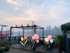 -冰冰龙虾·江湖菜·花园江景餐厅