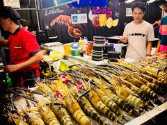 -席娜卡琳火车铁道夜市