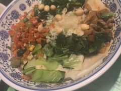 宽扯面-令氏家外家周秦食府(高新店)