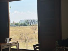 -Chom Cafe and Restaurant