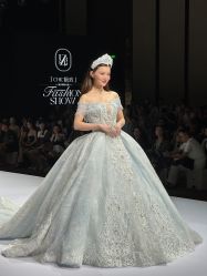 -Renee芮亦婚纱(原丽莎)