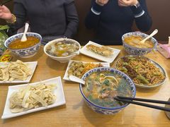 -八百里牛肉汤(盖饭·锅贴·万象城店)