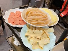 -肖肖酸萝卜鱼火锅(总店)