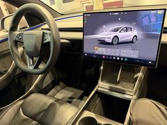 -TESLA 特斯拉(上海太古汇体验店)