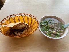 -洪峰浩老北京烧饼夹肉(角门路店)