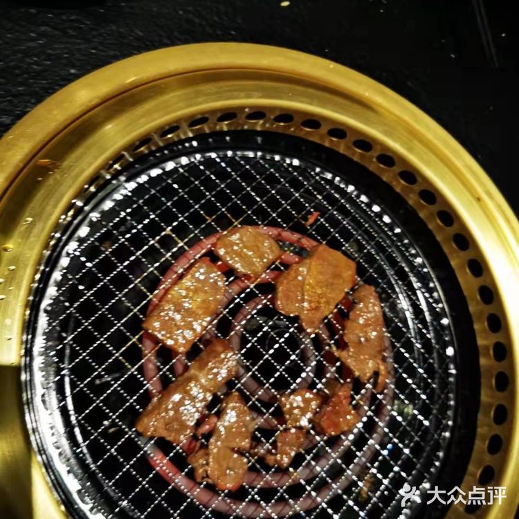 美滋滋的烤肉来啦[吐]
