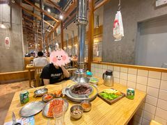 靠窗位-姜虎东白丁烤肉(虹桥天地店)