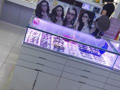 -提一眼镜·蔡司·依视路(小寨店)