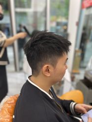 -豪斯塔美发连锁