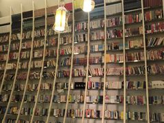 -钟书阁(松江泰晤士小镇店)