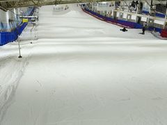 -乔波室内滑雪场