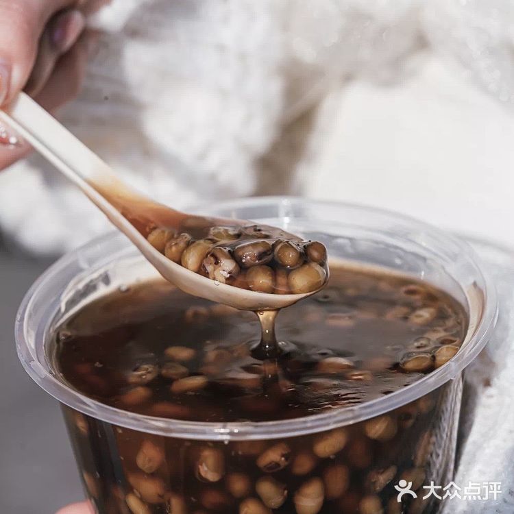  摆了8年的甜汤摊没了，开店了 