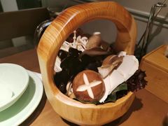 菌类拼盘-掂档潮汕牛肉火锅(沈阳万象城店)