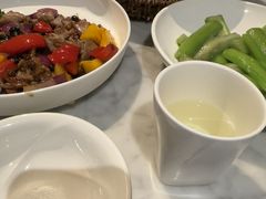 -渝信川菜 · 川味家常菜(财富购物中心店)