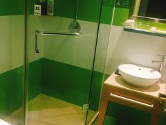 -泸州泸舍酒店(江阳区水井沟步行街店)