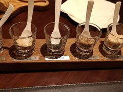 配套的盐与酱汁-恰餐厅及酒吧 CHAR Bar & Grill (北京丽都皇冠假日店)