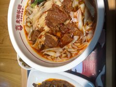 -呷佬·长沙手工米粉(金沙江路店)