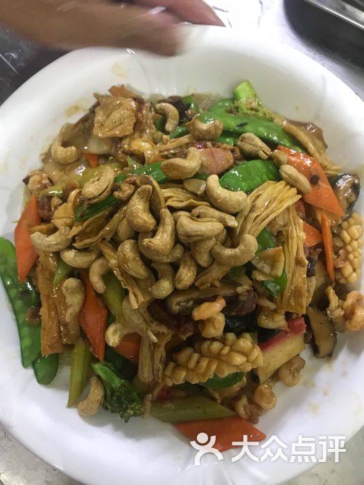 姐妹四更烤猪美食店海南全家福图片 - 第1张