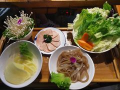 -野山舂·贵州现舂酸汤火锅(鸿通城店)