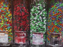 -m豆巧克力世界(上海世茂广场店)