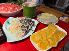 -二荆条·蜀鲜汇城市森林火锅