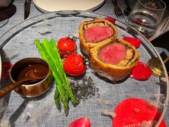 惠灵顿牛排-弦月窗LUNETTE BY AMANDA(复兴路店)