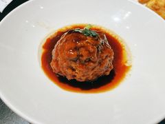 咸蛋黄狮子头-梅飞酒家(桑园路店)