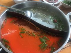 -苗伯妈酸汤火锅