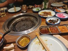 -明洞阿姨·韩式酱蟹烤肉·创意料理(三元桥店)