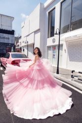 俏皮可爱-巴黎婚纱摄影工作室