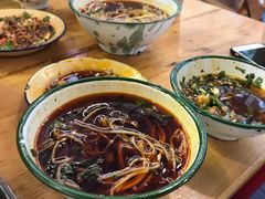 -拈签一笑黄牛肉辣卤串串