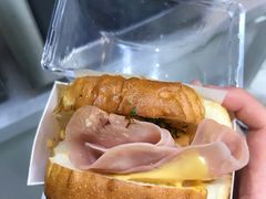 -全家便利店(宜山路站店)