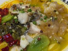 -渝是乎酸菜鱼·川渝小炒(新世界百货望京店)