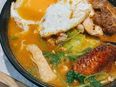 鸡翼肉眼筋煎蛋冬阴功米粉-华嫂冰室(湾仔店)