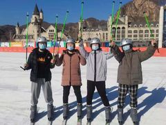 -荣盛康旅野三坡滑雪场