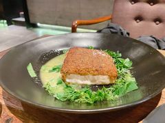 牛肝菌裹三文鱼-Carbon莫卡哆·意大利复古集市餐厅(杭州大厦店)