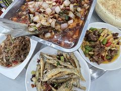 -丹水桥地锅鱼·翘嘴鲌·地方特色全鱼宴(丹江口大坝店)
