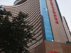 -深圳富苑皇冠假日套房酒店