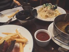 三文鱼西蓝花奶油面-羽深肉铺 Steak & Wine