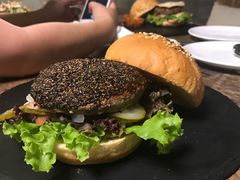 -HIGH FIVE哈福手工汉堡(桂林路店)