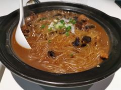 家鸡榛蘑焖圆粉-萍香大厨·锅包肉(大东门店)