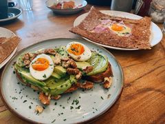 牛油果煮蛋吐司-RAC BAR(安福路店)