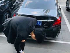 -奔驰上海利星(七宝店)